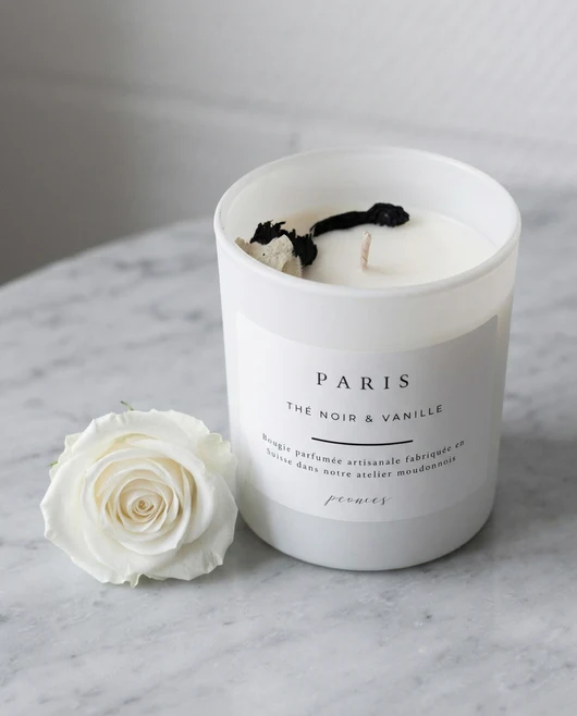 Peonies Bougie parfumée 160g Paris - thé noir & vanille