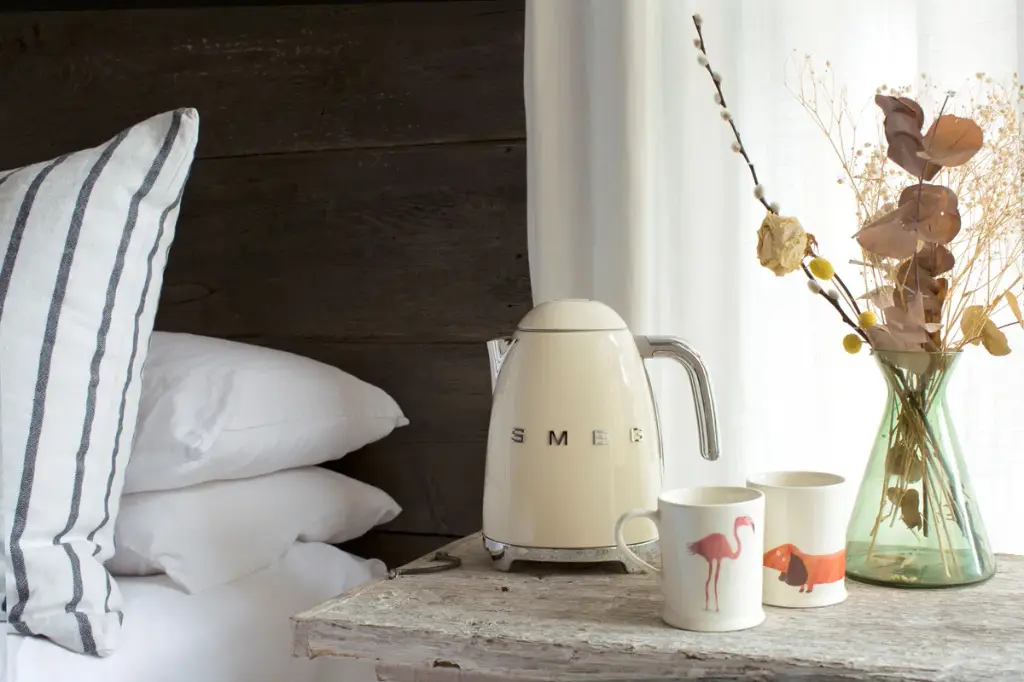 Smeg Bouilloire KLF03CREU - Crème